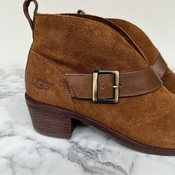 UGG Women's Wright Belted Ankle Booties Brown Suede Nubuck Leather Size 6 - Picture 2 of 12